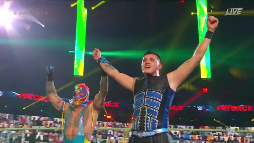Payback: Rey y Dominik Mysterio vencieron a Seth Rollins y Murphy en su lucha de revancha