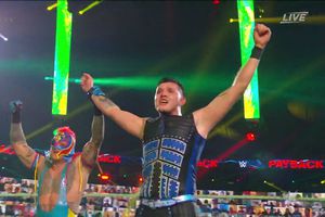 Payback: Rey y Dominik Mysterio vencieron a Seth Rollins y Murphy en su lucha de revancha