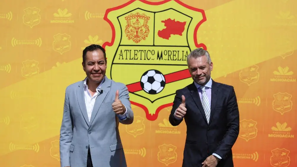 Carlos Herrera, secretario de gobierno de Michoacán, y José Luis Higuera, dirigente de Atlético Morelia | IMAGO7