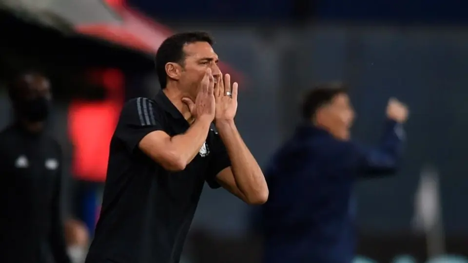 Lionel Scaloni criticó al VAR: "El futbol así no le gusta a nadie"