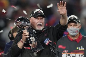 NFL: Bruce Arians cumplió su promesa y se hizo un tatuaje tras conquistar Super Bowl LV