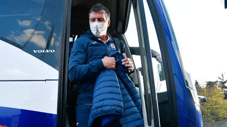 Siboldi: Extécnico de Cruz Azul deseó Feliz Navidad vestido de Grinch