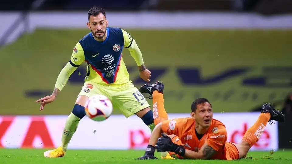 Emanuel Aguilera: Hizo un 'osote' y falló penalti de manera increíble ante León