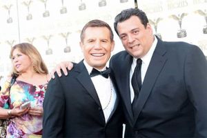 Sulaimán sobre cachito de Lotería de Julio César Chávez: "Es un gran placer"