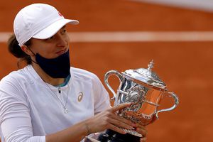 Roland Garros: Iga Swiatek, de 19 años, venció a Kenin y se coronó en Francia