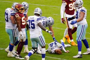 Cowboys: Andy Dalton salió conmocionado del juego ante Washington