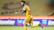 Gignac se relaja con su familia previo a Clásico Regio