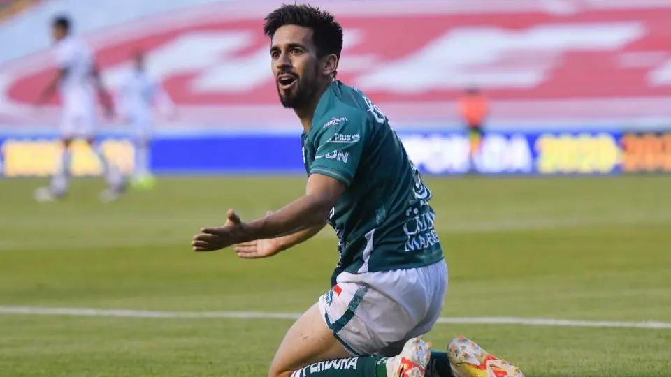 León: Fernando Navarro encuentra en Pumas un parámetro en la lucha por la cima de la Liga MX