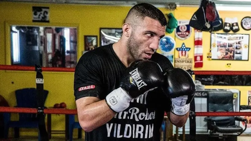 Avni Yildrim, ilusionado con vencer al Canelo pese a no ser favorito