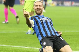 Papu Gómez: Su esposa preguntó si debería ser mexicano por cantar canciones de Nodal