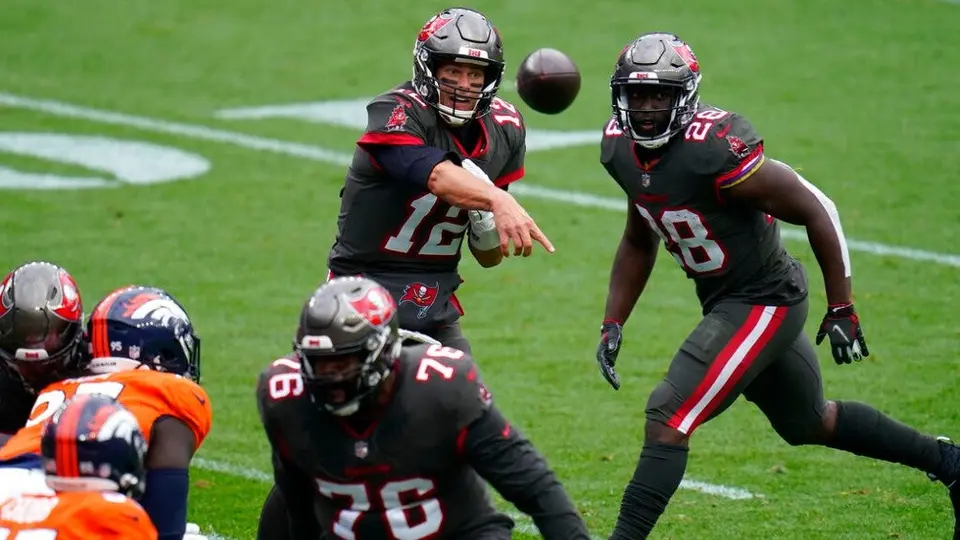 NFL: Brady y Barrett lideran victoria de Buccaneers sobre Broncos