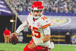 Mamá de Patrick Mahomes se molestó con comentarista por llamar a su hijo 'Pat'