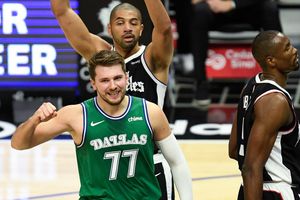 Mavericks propinan paliza histórica a los Clippers