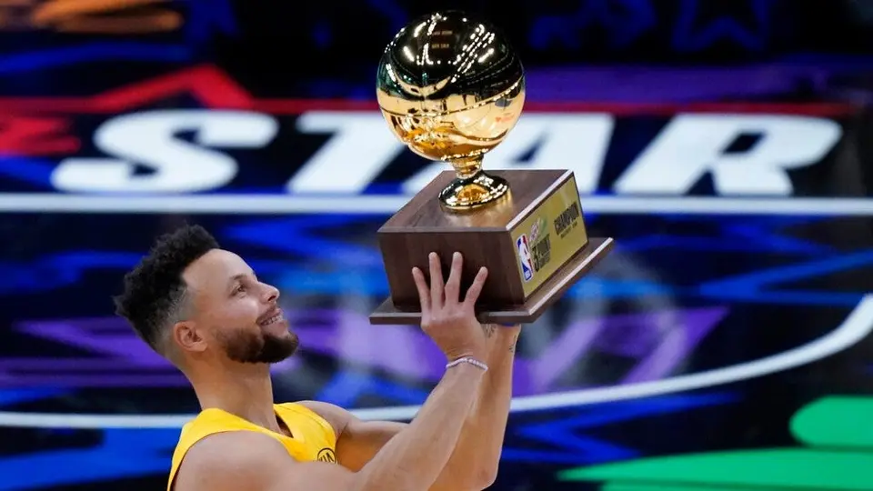 Video: Stephen Curry se llevó el Torneo de Triples con dramático tiro final