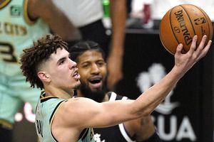 NBA: LaMelo Ball, baja de los Hornets por el resto de la campaña por fractura de muñeca