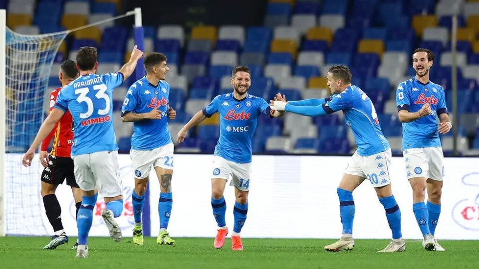 Chucky Lozano: Napoli retomó el camino de la victoria al vencer al Benevento