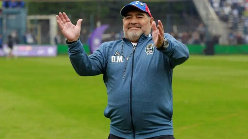 Maradona: Así luce el exjugador tras la operación por un edema craneal