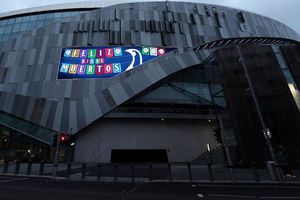 Tottenham se unió a los festejos del 'Día de Muertos'