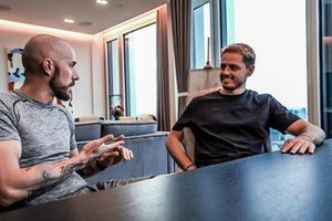 Chicharito Hernández: Coach mental del delantero ironizó con haber destruido su carrera