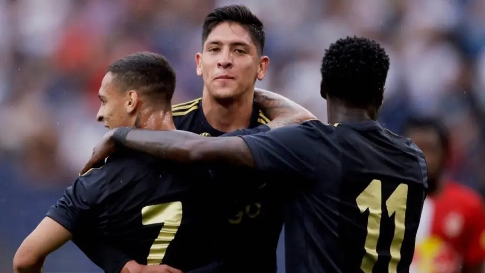Edson Álvarez: Ajax goleó a Salzburg con el mexicano como titular