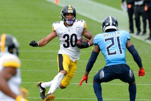 Steelers: Juju Smith y James Conner fueron multados por romper código de vestimenta