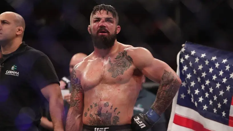 Video: Luchador de la UFC golpeó a un hombre en un restaurante