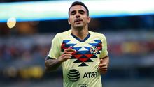 América: Alonso Escoboza regaló una playera a niños afuera de Coapa