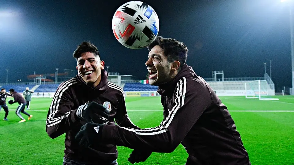 Edson Álvarez pone a Raúl Jiménez por encima de Chicharito Hernández