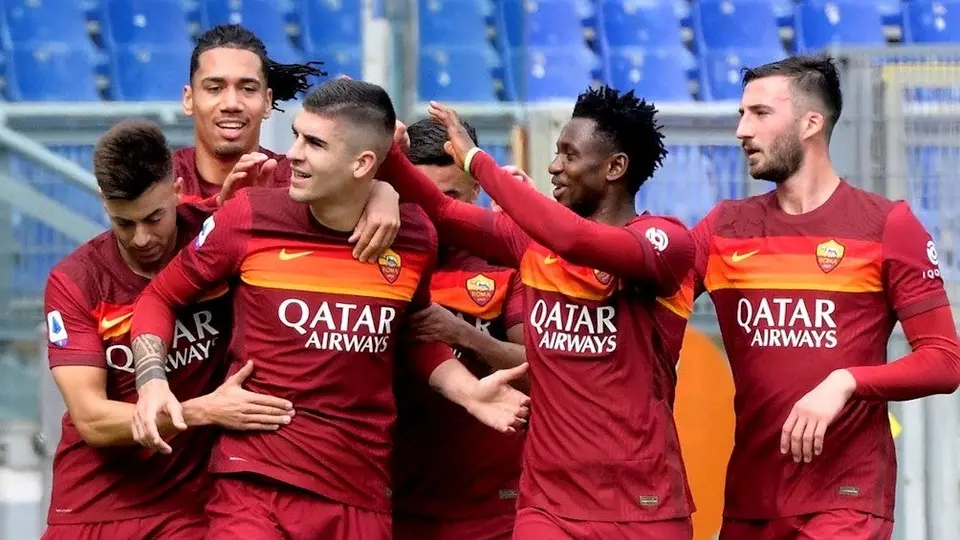 Serie A: Roma doblegó al Genoa y sueña con colarse a la Champions League