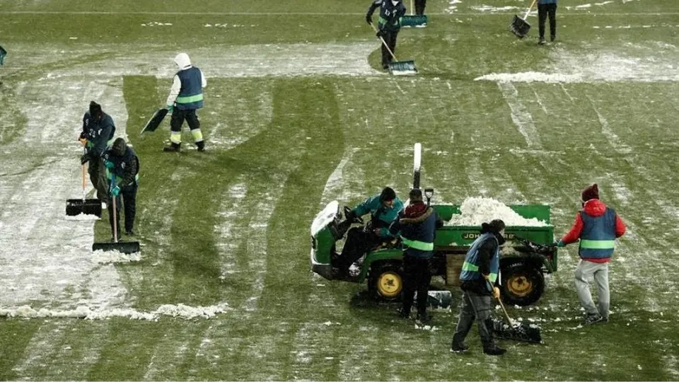 LaLiga: Temporal de nueve paralizó el futbol español, con 26 partidos suspendidos