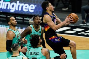 NBA: Phoenix Suns derrotó a los Charlotte Hornets en dramático tiempo extra
