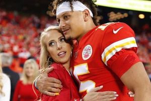 Patrick Mahomes anunció el nacimiento de su hija