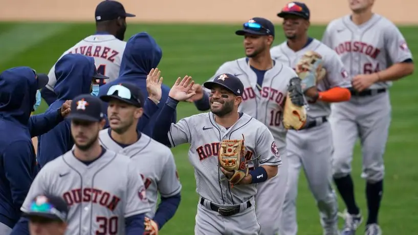 MLB: Aficionados de Angels arrojaron botes de basura a jugadores de Astros