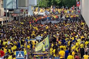 Video: Afición del Cádiz olvidó 'sana distancia' y festejó posible ascenso de su equipo