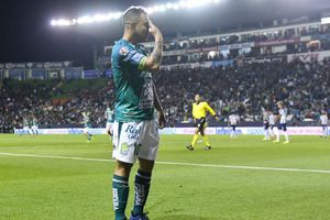 Cruz Azul se burló de Luis Montes al estilo Dragon Ball Z