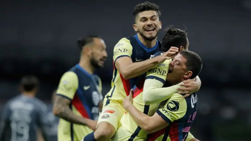 Un buen fan se previene y viaja con su equipo a donde sea