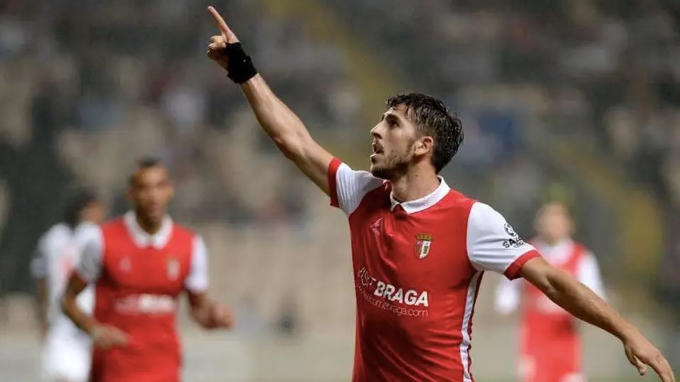 Raúl Jiménez: Wolves ya tendría reemplazo para el mexicano, aseguran en Portugal