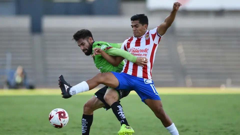 Chivas: Chapo Sánchez, el hombre insuperable en el uno a uno defensivo