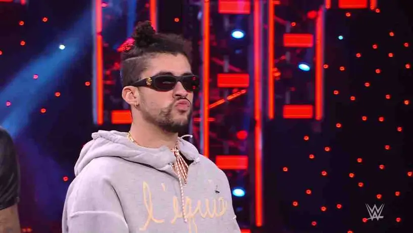 Video: Bad Bunny dio derechazo a The Miz, calentando su lucha en Wrestlemania