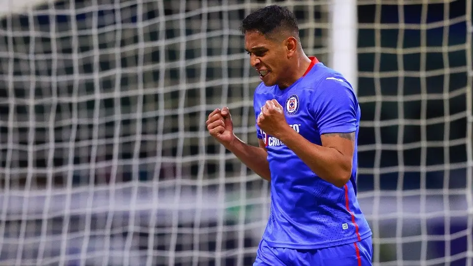 Cruz Azul: Luis Romo reaparecerá vs Querétaro tras superar molestias musculares