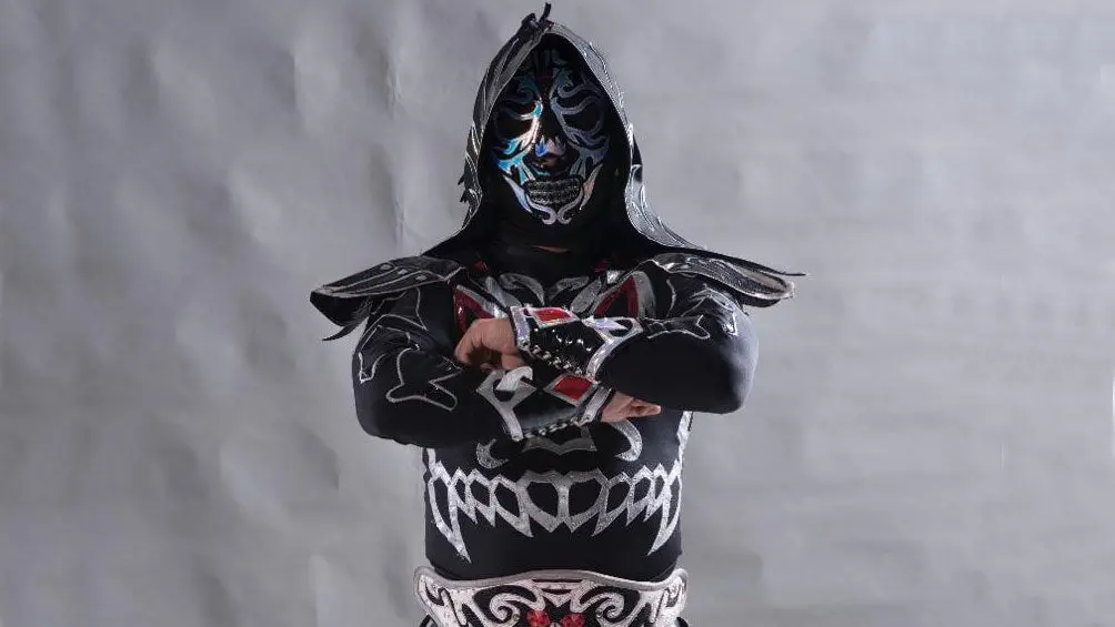 La Parka Negra en una sesión de fotos | TRIPLE A