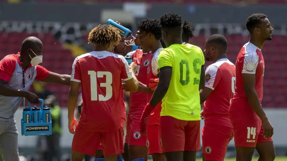 Preolímpico: Haití llegó tarde a su partido, inició con diez y con un jugador de campo como portero