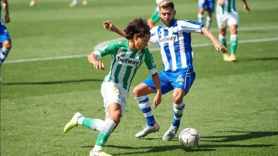 Diego Lainez: El mexicano podría ser titular con el Real Betis en la Copa del Rey
