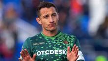Video: Guardado puso ambiente en el entrenamiento del Betis con Los Ángeles Azules