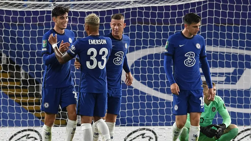 Chelsea y Arsenal avanzan sin problemas en Copa de la Liga inglesa