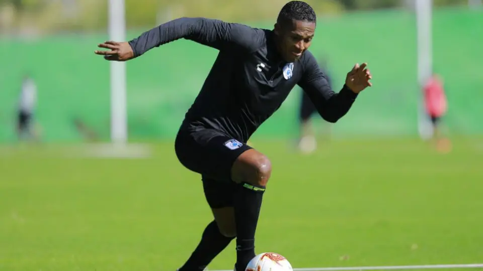 Video: Antonio Valencia marcó golazo en entrenamiento de Querétaro