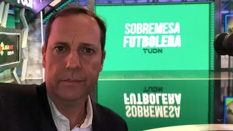Paco Villa tras fallas en WhatsApp: 'Mientras no se caiga el Cruz Azul'