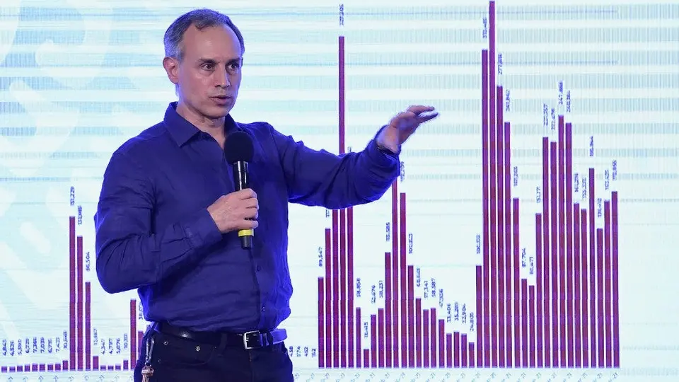 Federico Döring denuncia a López-Gatell por delitos contra la salud pública
