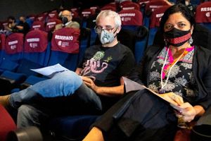 Cines de México si exhibirán películas dobladas, aunque todas deberán mostrar subtítulos