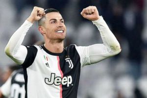 Cristiano Ronaldo protagonizó comercial 'Christmas Rockstar'